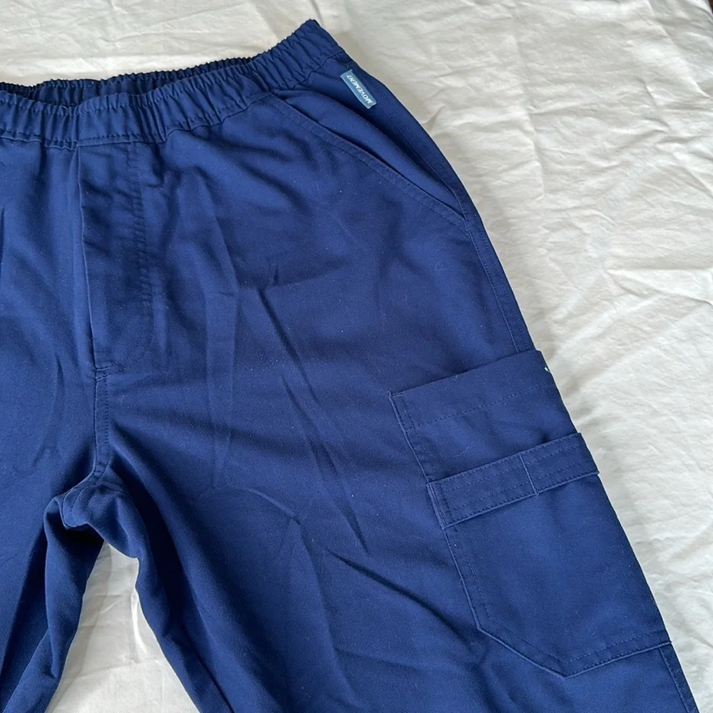 Movement Mens Navy Blue Scrubs Tapered Joggers with multiple pockets. Inseam 28”